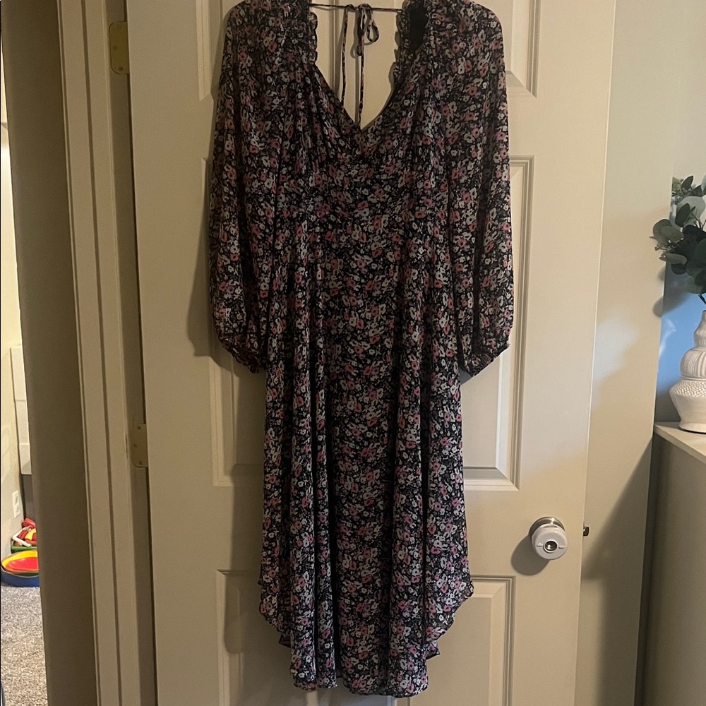 ASTR THE LABEL Floral Black and Pink Women's Dress